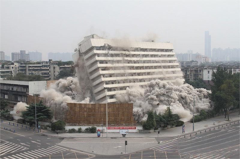 lasting demolition of Chengdu Hotel in Sichuan